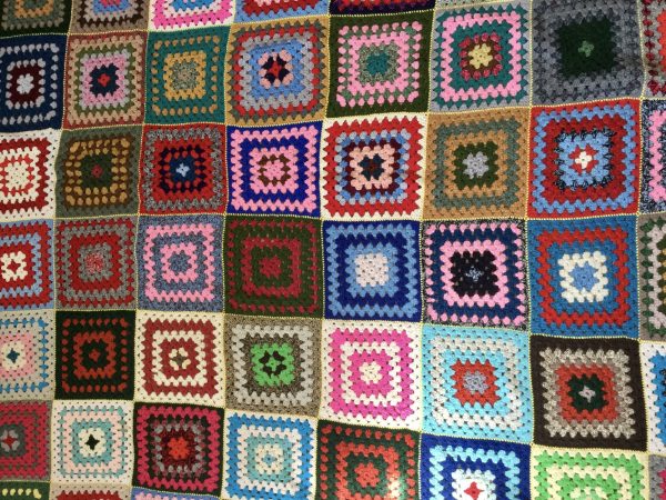 learn to crochet, crochet for beginners - granny squares