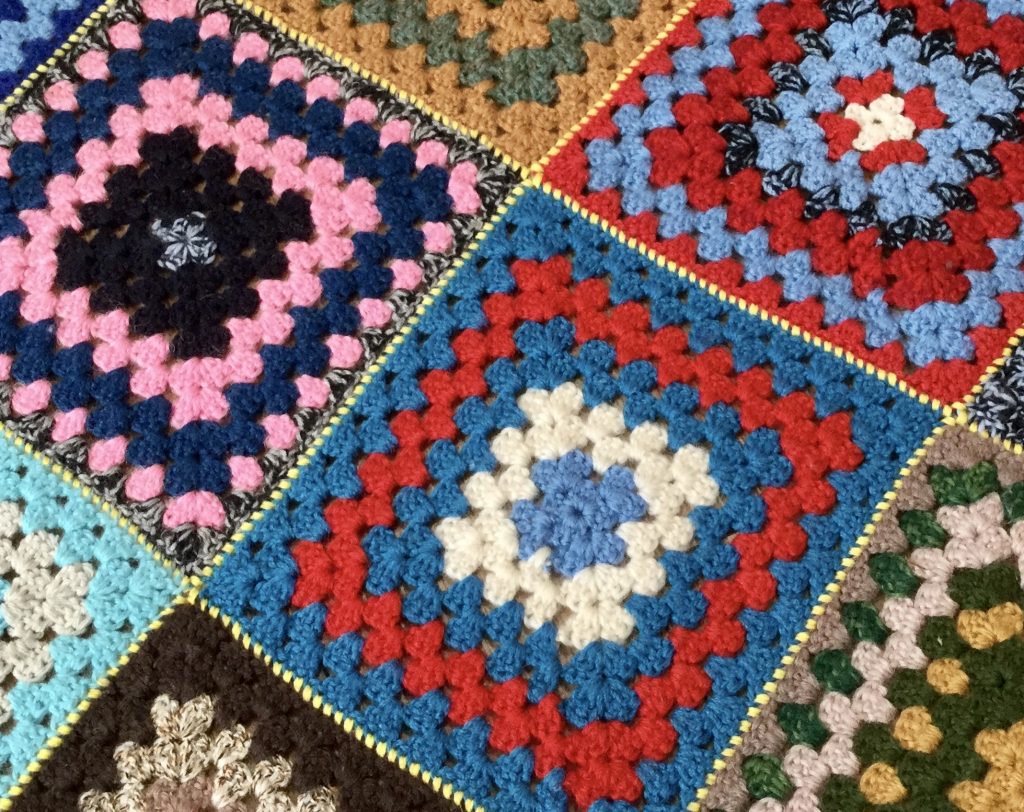 learn to crochet, crochet for beginners - granny squares