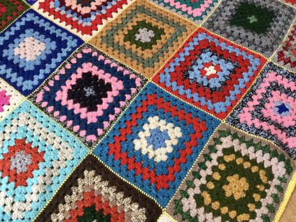 learn to crochet, crochet for beginners - granny squares