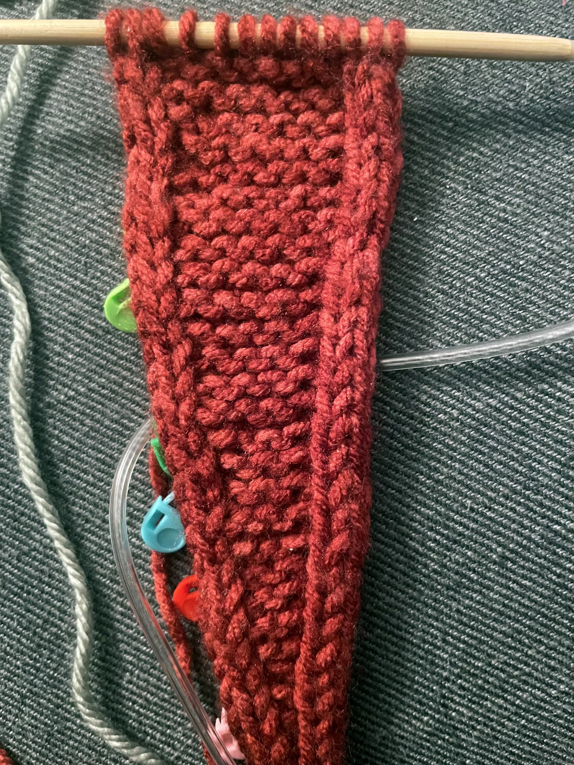 Knitting a Sophie Scarf