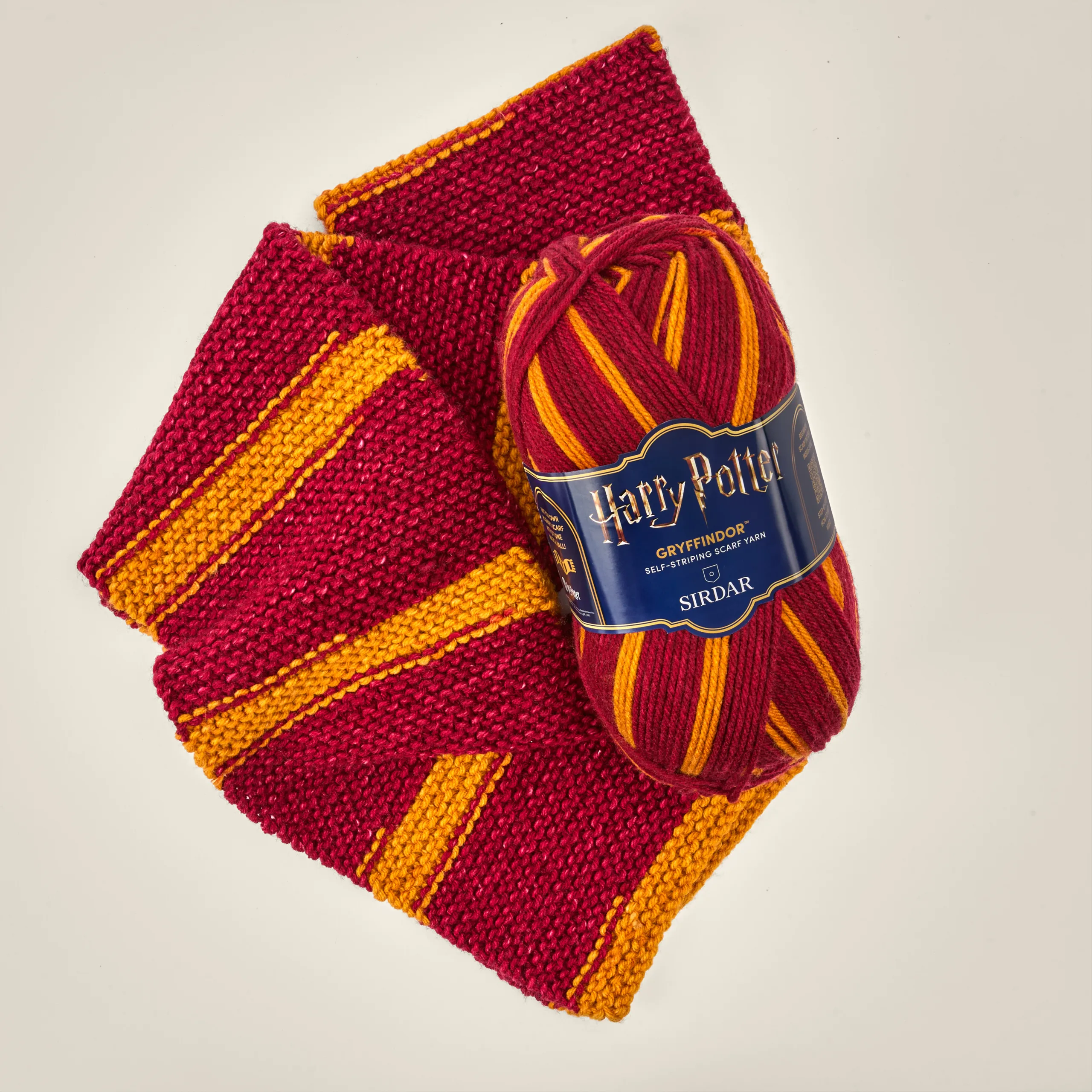 Harry Potter - Knit Your Own Self Striping Gryffindor Scarf Kit - Image 3